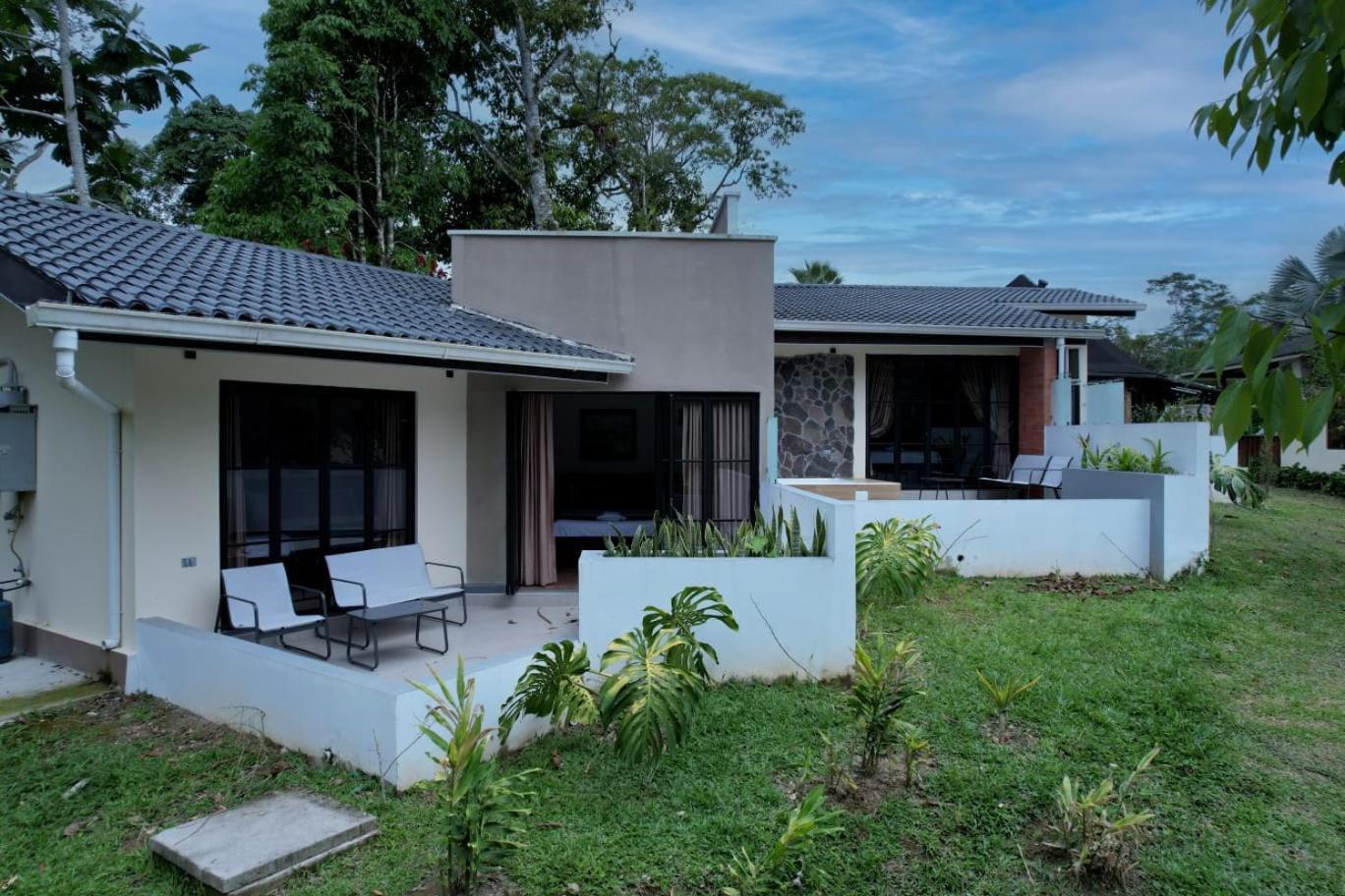 Terra Luna Lodge *
