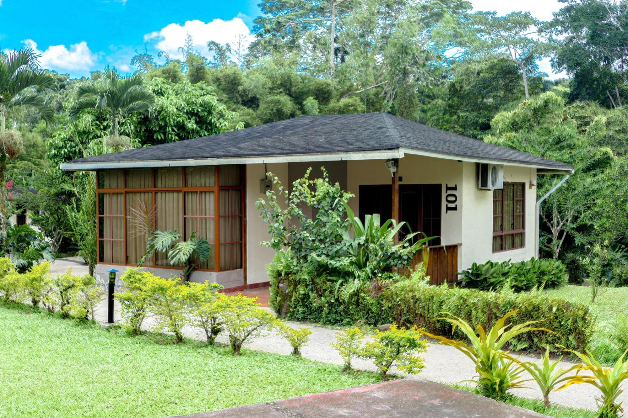 Terra Luna Lodge *